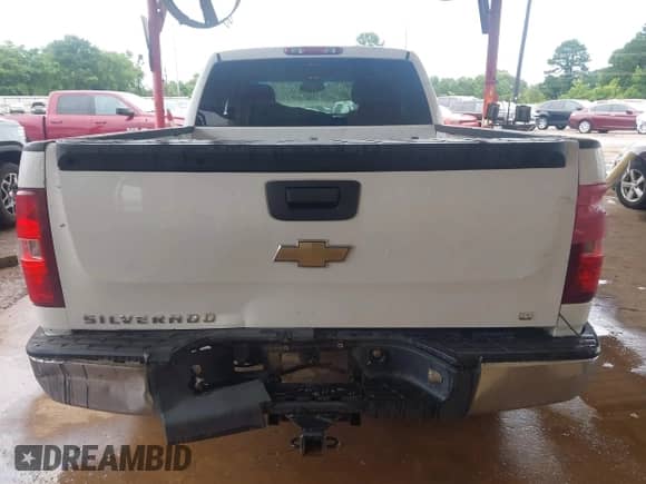 2007 Chevrolet Silverado 1500 1LT with VIN 2GCEC19C471663831, listed as a IAAI auction lot 42487022 with 280,518 mi miles and . Bid and sale history available at DreamBid. Image 6.
