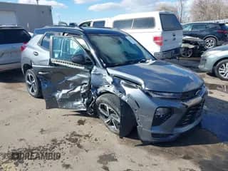 2021 Chevrolet TrailBlazer RS с VIN KL79MTSL8MB097878, выставлен на аукционе IAAI как лот 41838234 с пробегом 53 905 миль миль и . История ставок и продаж доступна на DreamBid. Изображение 1.