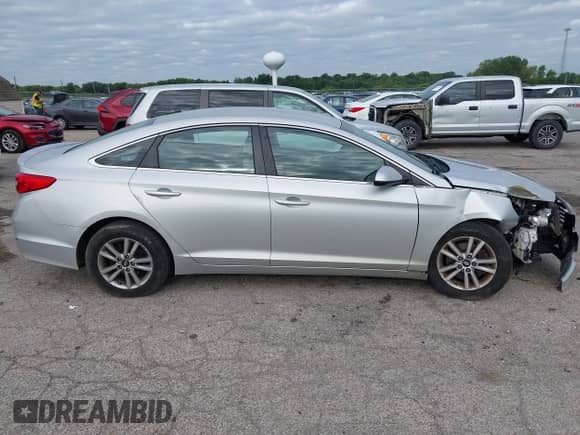 2017 Hyundai Sonata SE с VIN 5NPE24AFXHH441837, выставлен на аукционе IAAI как лот 43051578 с пробегом 151 662 миль миль и . История ставок и продаж доступна на DreamBid. Изображение 13.