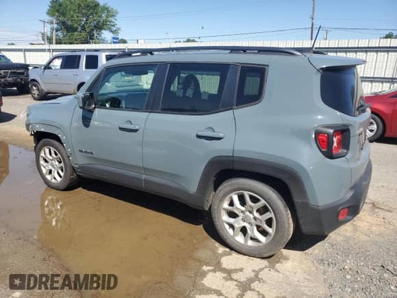 2018 Jeep Renegade Altitude with VIN ZACCJABB1JPJ60024, listed as a Copart auction lot 55577285 with 111,624 mi miles and Salvage title. Bid and sale history available at DreamBid. Image 2.