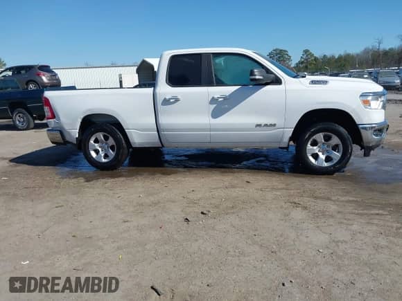 2020 Ram 1500 Big Horn z VIN 1C6RREBT3LN252583, wystawiony jako IAAI lot #41767035 z przebiegiem 218 563 mil mil oraz . Historia ofert i sprzedaży dostępna na DreamBid. Obrazek 13.