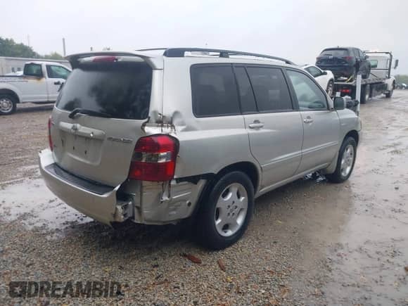 2004 Toyota Highlander with VIN JTEDP21A840035497, listed as a IAAI auction lot 43289839 with 248,045 mi miles and . Bid and sale history available at DreamBid. Image 4.