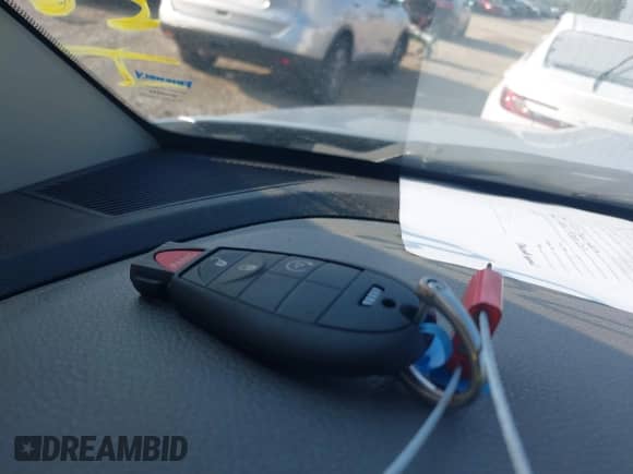 2013 Ram 1500 Big Horn z VIN 1C6RR7LT5DS621215, wystawiony jako IAAI lot #42881419 z przebiegiem 251 070 mil mil oraz . Historia ofert i sprzedaży dostępna na DreamBid. Obrazek 11.