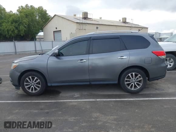 2015 Nissan Pathfinder SV с VIN 5N1AR2MN7FC678646, выставлен на аукционе IAAI как лот 43455410 с пробегом 140 674 миль миль и . История ставок и продаж доступна на DreamBid. Изображение 14.