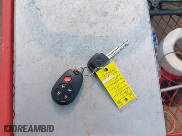 2014 Toyota Sienna XLE с VIN 5TDYK3DC9ES410514, выставлен на аукционе IAAI как лот 42905242 с пробегом 320 595 миль миль и . История ставок и продаж доступна на DreamBid. Изображение 11.