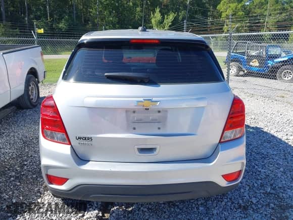 2017 Chevrolet Trax LS z VIN KL7CJKSB8HB261653, wystawiony jako IAAI lot #42975234 z przebiegiem 77 396 mil mil oraz . Historia ofert i sprzedaży dostępna na DreamBid. Obrazek 16.