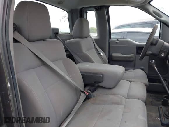 2006 Ford F-150 XL с VIN 1FTRF12246NB77060, выставлен на аукционе IAAI как лот 43255705 с пробегом 98 405 миль миль и . История ставок и продаж доступна на DreamBid. Изображение 5.