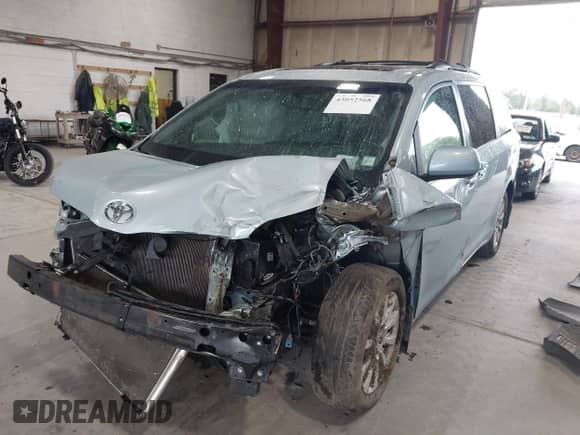 2015 Toyota Sienna Limited with VIN 5TDDK3DC7FS095518, listed as a IAAI auction lot 43052568 with 159,327 mi miles and . Bid and sale history available at DreamBid. Image 6.