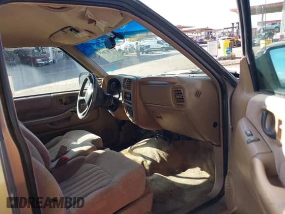 2000 Chevrolet S-10 LS с VIN 1GCCS19W3Y8242184, выставлен на аукционе IAAI как лот 42087685 с пробегом 125 188 миль миль и . История ставок и продаж доступна на DreamBid. Изображение 5.