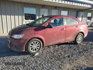 2020 Chevrolet Sonic LT z VIN 1G1JD5SB9L4103279, wystawiony jako Copart lot #86455695 z przebiegiem 101 193 mil mil oraz Szkoda całkowita • Salvage title. Historia ofert i sprzedaży dostępna na DreamBid. Obrazek 1.