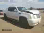 2007 Cadillac Escalade EXT with VIN 3GYFK62867G206241, listed as a Copart auction lot 61821425 with 164,540 mi miles and Salvage title. Bid and sale history available at DreamBid. Image 4.