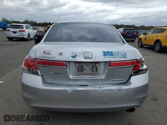 2011 Honda Accord SE с VIN 1HGCP2F64BA016250, выставлен на аукционе Copart как лот 87484545 с пробегом 171 671 миль миль и Списание • Salvage title. История ставок и продаж доступна на DreamBid. Изображение 6.