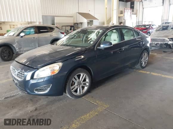 2013 Volvo S60 T5 с VIN YV1612FH9D2184973, выставлен на аукционе IAAI как лот 43136800 с пробегом 106 699 миль миль и . История ставок и продаж доступна на DreamBid. Изображение 17.
