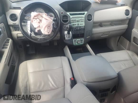 2010 Honda Pilot Touring with VIN 5FNYF4H85AB003241, listed as a Copart auction lot 64334555 with 234,506 mi miles and Salvage title. Bid and sale history available at DreamBid. Image 8.