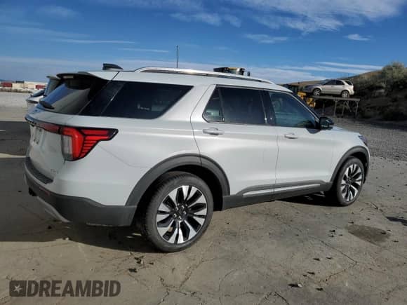 2025 Ford Explorer Platinum with VIN 1FMUK8HH5SGB62684, listed as a Copart auction lot 72032075 with 7,403 mi miles and Non repairable. Bid and sale history available at DreamBid. Image 3.