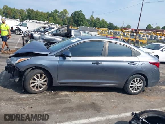 2018 Hyundai Accent SE z VIN 3KPC24A33JE024857, wystawiony jako IAAI lot #43279253 z przebiegiem 131 782 mil mil oraz . Historia ofert i sprzedaży dostępna na DreamBid. Obrazek 15.