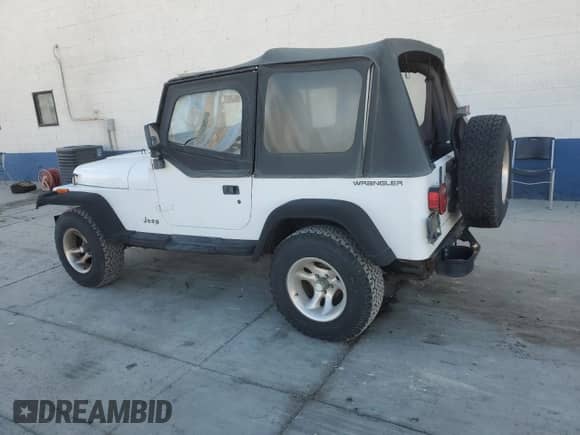 1994 Jeep Wrangler S с VIN 1J4FY19P1RP402410, выставлен на аукционе Copart как лот 90682685 с пробегом 96 066 миль миль и Чистый • Clean title. История ставок и продаж доступна на DreamBid. Изображение 2.