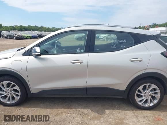 2023 Chevrolet Bolt EUV LT с VIN 1G1FY6S02P4181410, выставлен на аукционе IAAI как лот 43104170 с пробегом 98 904 миль миль и . История ставок и продаж доступна на DreamBid. Изображение 14.