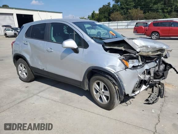 2020 Chevrolet Trax LS with VIN KL7CJNSB2LB319895, listed as a Copart auction lot 81117665 with 82,611 mi miles and Salvage title. Bid and sale history available at DreamBid. Image 4.