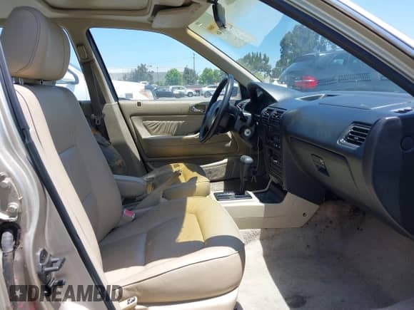 1993 Honda Accord с VIN JHMCB7681PC045579, выставлен на аукционе IAAI как лот 42370146 с пробегом 161 978 миль миль и . История ставок и продаж доступна на DreamBid. Изображение 5.