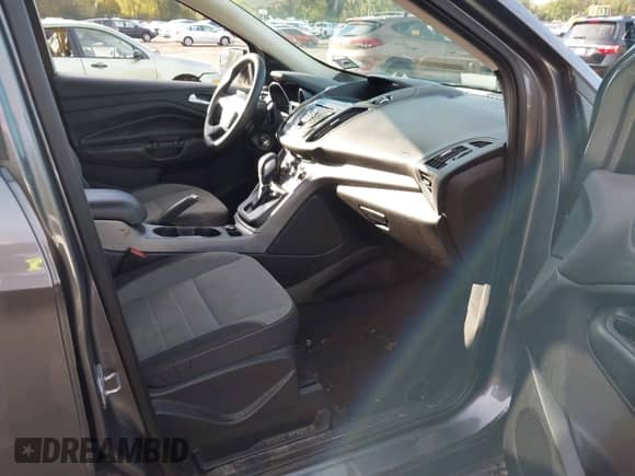 2014 Ford Escape SE z VIN 1FMCU0GX7EUB37811, wystawiony jako IAAI lot #43461605 z przebiegiem 120 167 mil mil oraz . Historia ofert i sprzedaży dostępna na DreamBid. Obrazek 5.