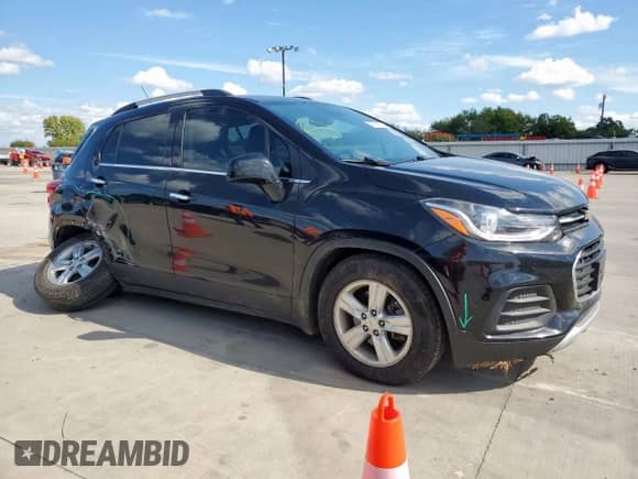 2020 Chevrolet Trax LT with VIN KL7CJLSB6LB055942, listed as a Copart auction lot 82139105 with 68,510 mi miles and Salvage title. Bid and sale history available at DreamBid. Image 4.
