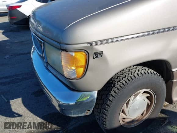 2002 Ford Econoline Cargo Recreational with VIN 1FDRE14W02HA38373, listed as a IAAI auction lot 43436396 with 222,602 mi miles and . Bid and sale history available at DreamBid. Image 6.