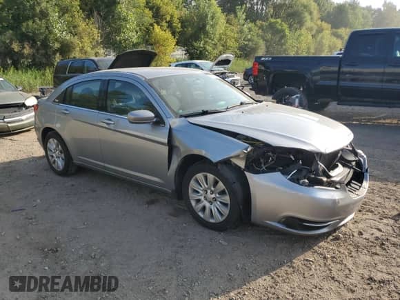 2014 Chrysler 200 LX с VIN 1C3CCBAB3EN209361, выставлен на аукционе Copart как лот 81089435 с пробегом 163 448 миль миль и Чистый • Clean title. История ставок и продаж доступна на DreamBid. Изображение 4.