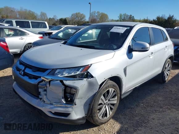 2022 Mitsubishi Outlander SE z VIN JA4APVAU6NU017104, wystawiony jako IAAI lot #41868713 z przebiegiem 27 703 mil mil oraz . Historia ofert i sprzedaży dostępna na DreamBid. Obrazek 2.