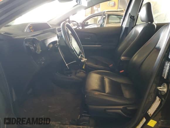 2018 Toyota Prius One z VIN JTDKDTB33J1605373, wystawiony jako Copart lot #63083135 z przebiegiem 133 912 mil mil oraz Szkoda całkowita • Salvage title. Historia ofert i sprzedaży dostępna na DreamBid. Obrazek 7.