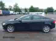 2016 Volvo S60 T5 Drive-E Premier z VIN YV126MFK7G2407961, wystawiony jako IAAI lot #42640958 z przebiegiem 96 884 mil mil oraz . Historia ofert i sprzedaży dostępna na DreamBid. Obrazek 14.