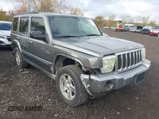2007 Jeep Commander Sport z VIN 1J8HG48K07C697649, wystawiony jako IAAI lot #43500807 z przebiegiem 152 394 mil mil oraz . Historia ofert i sprzedaży dostępna na DreamBid. Obrazek 1.