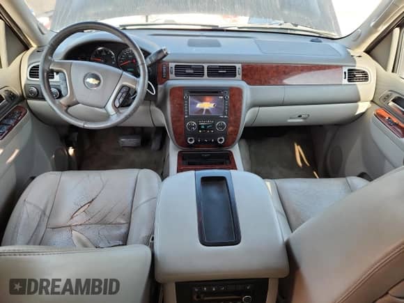 2014 Chevrolet Tahoe LTZ с VIN 1GNSKCE09ER116627, выставлен на аукционе Copart как лот 64214685 с пробегом 240 970 миль миль и Чистый • Clean title. История ставок и продаж доступна на DreamBid. Изображение 8.