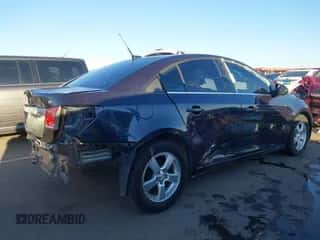 2014 Chevrolet Cruze 1LT z VIN 1G1PC5SB0E7306270, wystawiony jako IAAI lot #43335671 z przebiegiem 125 429 mil mil oraz . Historia ofert i sprzedaży dostępna na DreamBid. Obrazek 6.