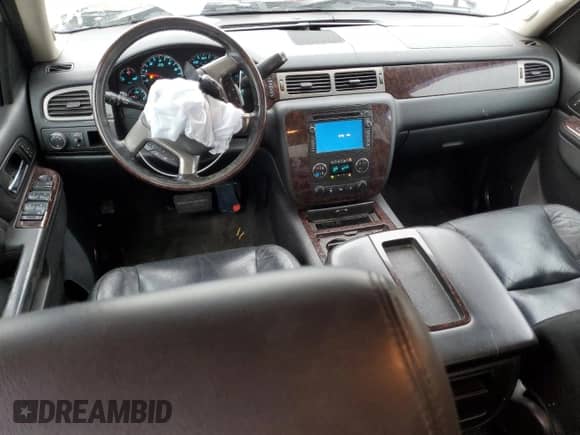 2010 GMC Sierra 1500 Denali z VIN 3GTRKXE20AG265339, wystawiony jako Copart lot #79364264 z przebiegiem 328 942 mil mil oraz Szkoda całkowita • Salvage title. Historia ofert i sprzedaży dostępna na DreamBid. Obrazek 8.
