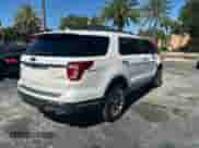 2019 Ford Explorer Limited z VIN 1FM5K8F80KGA52780, wystawiony jako Copart lot #90130305 z przebiegiem 131 865 mil mil oraz Czysty tytuł • Clean title. Historia ofert i sprzedaży dostępna na DreamBid. Obrazek 4.
