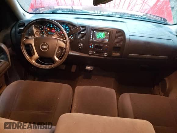 2007 Chevrolet Silverado 1500 with VIN 2GCFK19Y671703720, listed as a Copart auction lot 84562745 with 220,005 mi miles and Clean title. Bid and sale history available at DreamBid. Image 8.