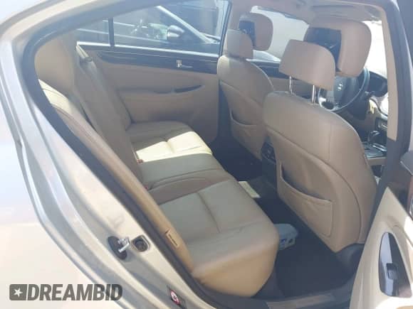 2011 Hyundai Genesis z VIN KMHGC4DE7BU138645, wystawiony jako IAAI lot #42548471 z przebiegiem 226 649 mil mil oraz . Historia ofert i sprzedaży dostępna na DreamBid. Obrazek 8.