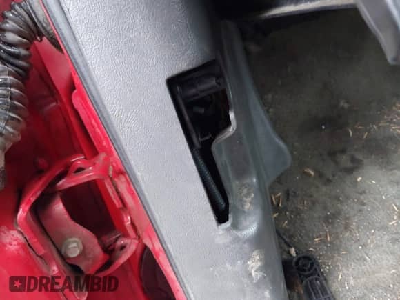 2005 GMC Sierra 1500 SLE с VIN 2GTEC19T251313708, выставлен на аукционе IAAI как лот 41949348 с пробегом 161 920 миль миль и . История ставок и продаж доступна на DreamBid. Изображение 10.