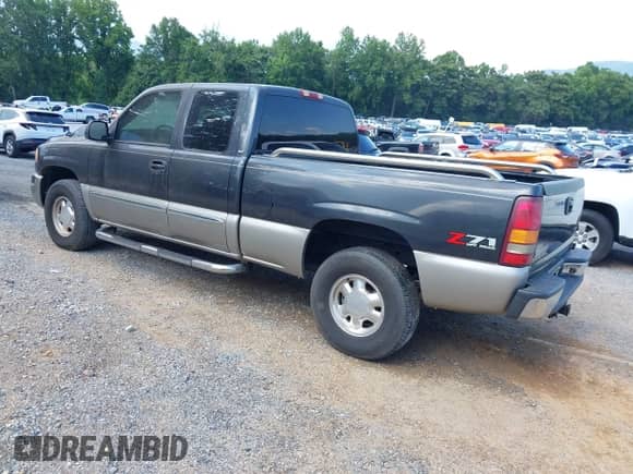 2003 GMC Sierra 1500 SLE с VIN 2GTEK19T931170319, выставлен на аукционе IAAI как лот 42688524 с пробегом 319 869 миль миль и . История ставок и продаж доступна на DreamBid. Изображение 3.