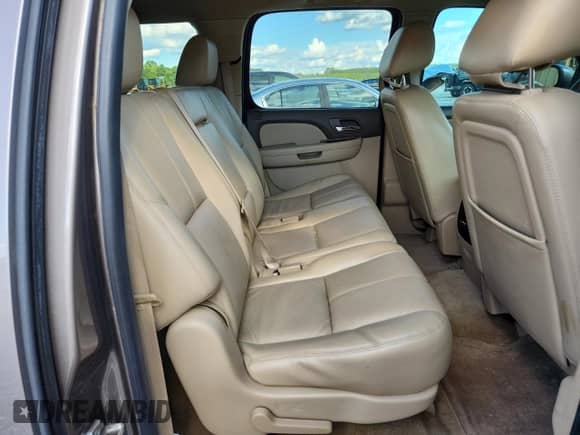 2014 Chevrolet Suburban LT с VIN 1GNSCJE03ER197724, выставлен на аукционе Copart как лот 62272145 с пробегом 136 667 миль миль и Списание • Salvage title. История ставок и продаж доступна на DreamBid. Изображение 11.