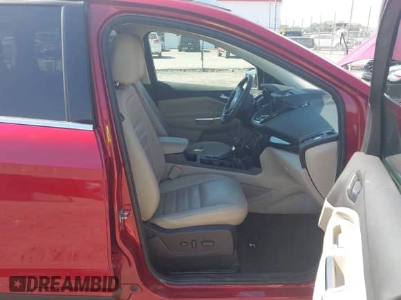 2017 Ford Escape Titanium с VIN 1FMCU0JD8HUE64687, выставлен на аукционе IAAI как лот 43357355 с пробегом 68 661 миль миль и . История ставок и продаж доступна на DreamBid. Изображение 5.