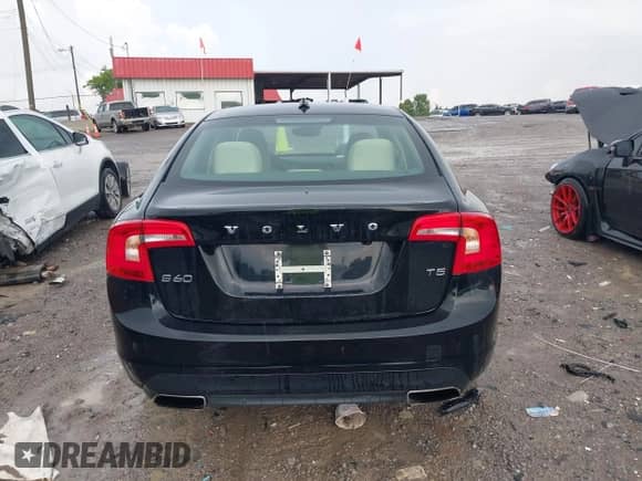2016 Volvo S60 T5 Drive-E Premier z VIN YV126MFK4G2413197, wystawiony jako IAAI lot #42628347 z przebiegiem 98 174 mil mil oraz . Historia ofert i sprzedaży dostępna na DreamBid. Obrazek 16.