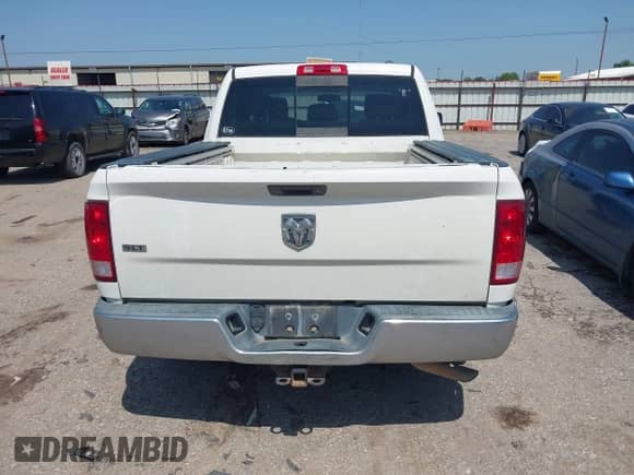 2009 Dodge 1500 Sport z VIN 1D3HB13T59J514661, wystawiony jako IAAI lot #42225340 z przebiegiem 294 025 mil mil oraz . Historia ofert i sprzedaży dostępna na DreamBid. Obrazek 16.