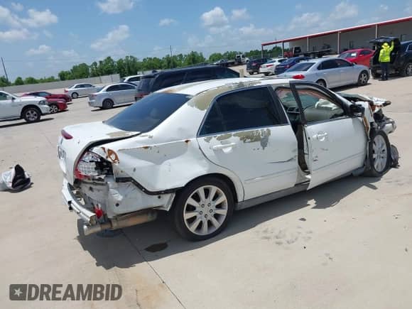 2006 Honda Accord LX with VIN 1HGCM66396A030589, listed as a IAAI auction lot 42729590 with 277,843 mi miles and . Bid and sale history available at DreamBid. Image 4.