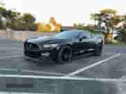 2017 Ford Mustang GT z VIN 1FA6P8CF9H5263838, wystawiony jako Copart lot #89445895 z przebiegiem 59 348 mil mil oraz Czysty tytuł • Clean title. Historia ofert i sprzedaży dostępna na DreamBid. Obrazek 2.