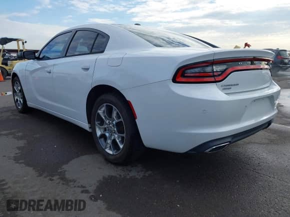 2015 Dodge Charger SE with VIN 2C3CDXFG2FH746053, listed as a IAAI auction lot 43062169 with 73,361 mi miles and . Bid and sale history available at DreamBid. Image 3.