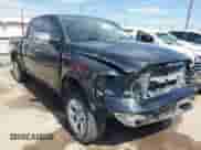 2016 Ram 1500 Laramie z VIN 1C6RR7NT5GS151639, wystawiony jako IAAI lot #43241196 z przebiegiem 150 825 mil mil oraz . Historia ofert i sprzedaży dostępna na DreamBid. Obrazek 1.