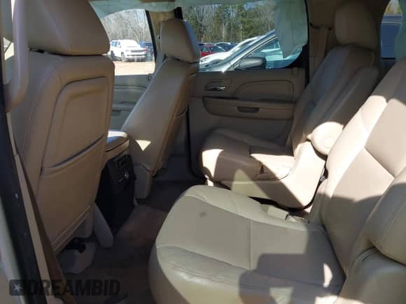 2011 Cadillac Escalade ESV Premium z VIN 1GYS4JEF1BR154922, wystawiony jako IAAI lot #41487239 z przebiegiem 154 979 mil mil oraz . Historia ofert i sprzedaży dostępna na DreamBid. Obrazek 8.