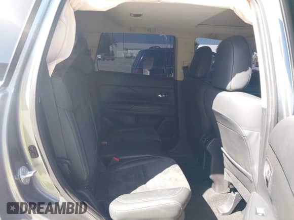 2020 Mitsubishi Outlander SE с VIN JA4AD3A35LZ048784, выставлен на аукционе IAAI как лот 42327627 с пробегом 42 516 миль миль и . История ставок и продаж доступна на DreamBid. Изображение 8.